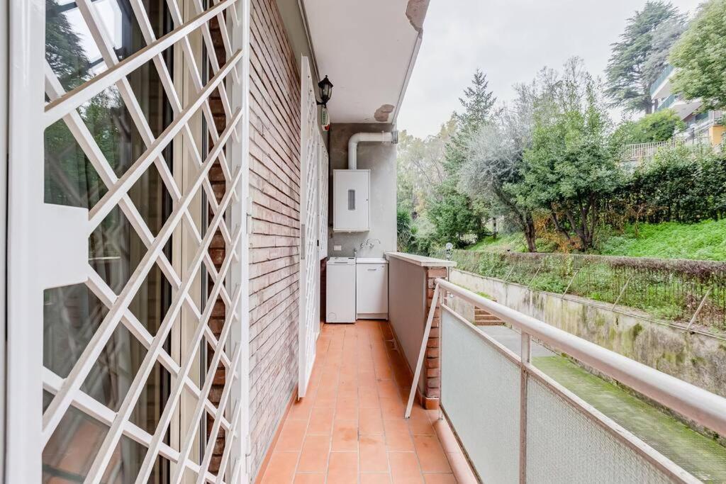 Exclusive Apartment In Eur Lake Рим Екстер'єр фото