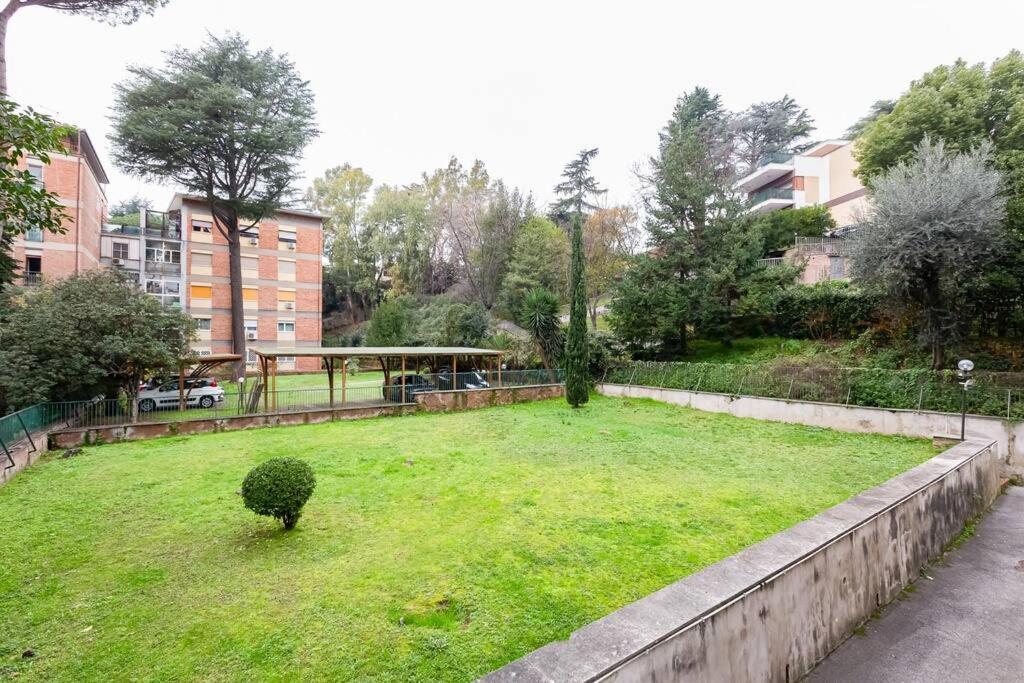 Exclusive Apartment In Eur Lake Рим Екстер'єр фото