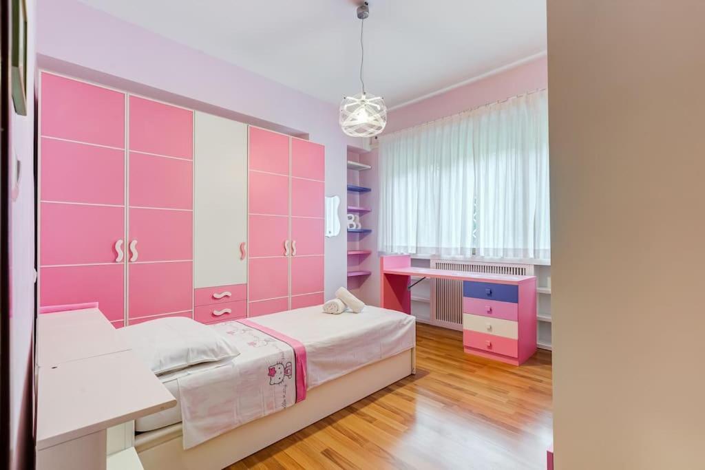 Exclusive Apartment In Eur Lake Рим Екстер'єр фото