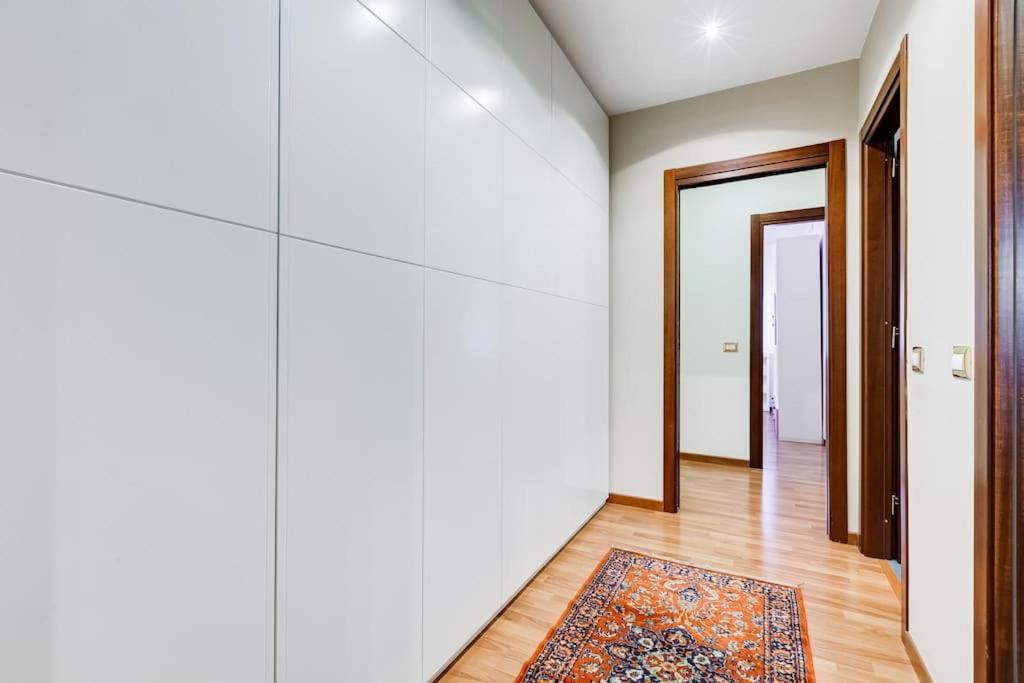 Exclusive Apartment In Eur Lake Рим Екстер'єр фото