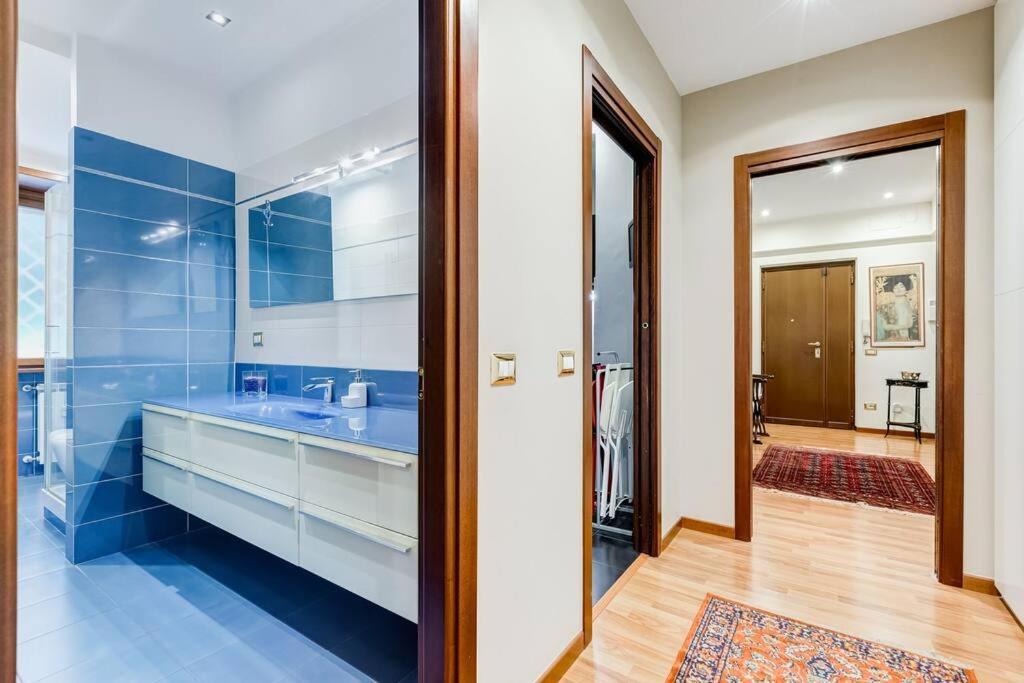 Exclusive Apartment In Eur Lake Рим Екстер'єр фото