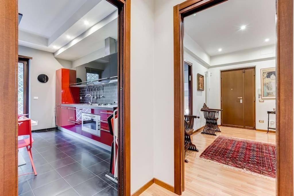 Exclusive Apartment In Eur Lake Рим Екстер'єр фото