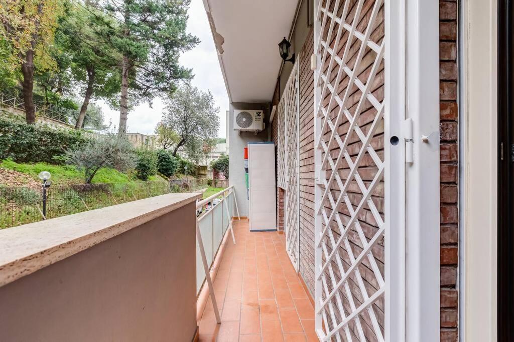 Exclusive Apartment In Eur Lake Рим Екстер'єр фото