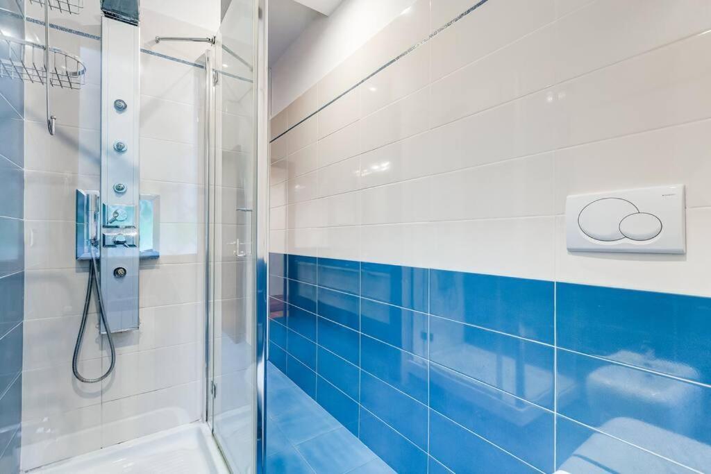 Exclusive Apartment In Eur Lake Рим Екстер'єр фото