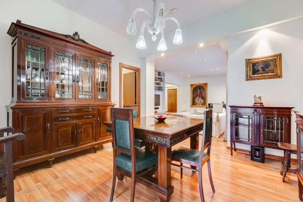 Exclusive Apartment In Eur Lake Рим Екстер'єр фото
