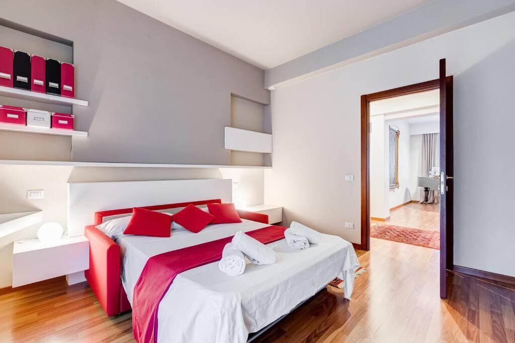 Exclusive Apartment In Eur Lake Рим Екстер'єр фото