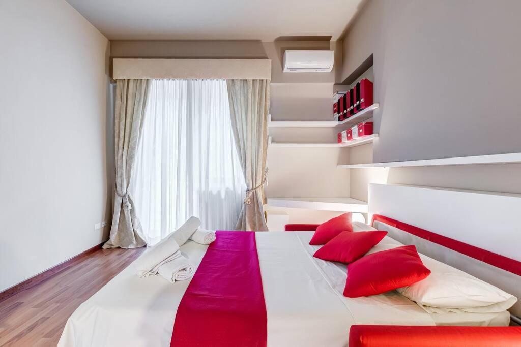 Exclusive Apartment In Eur Lake Рим Екстер'єр фото